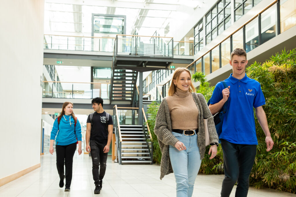 Universityrelations T4media UCD Lochlann Quinn School Students 2 1024x683